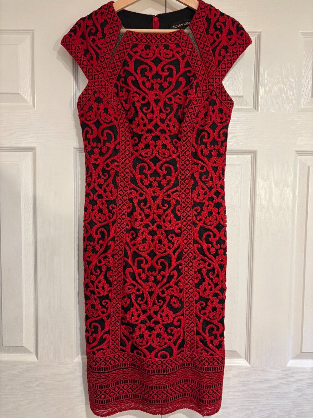 Tadashi Shoji Cocktail Dress Knee Length Red Black Crewel Embroidery Women's 10